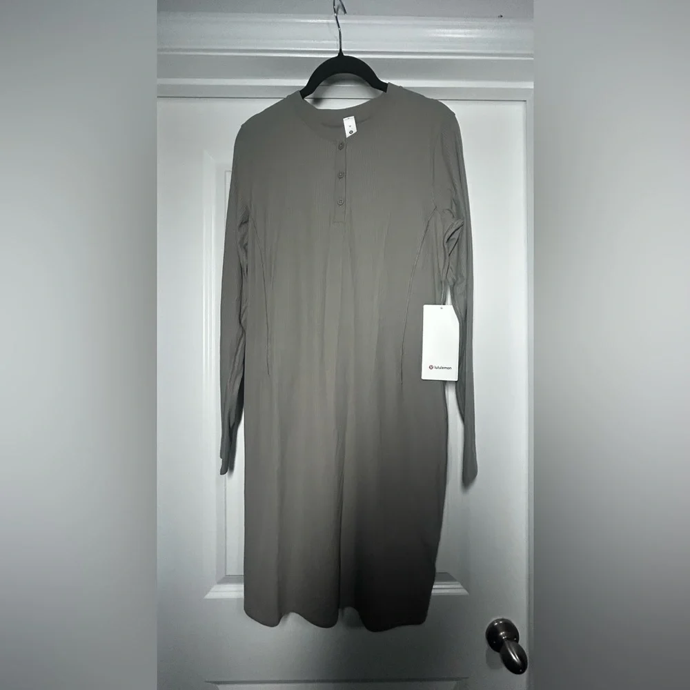 lululemon athletica NWT Warm Ash‎ Gray Ribbed Long-Sleeve Dress